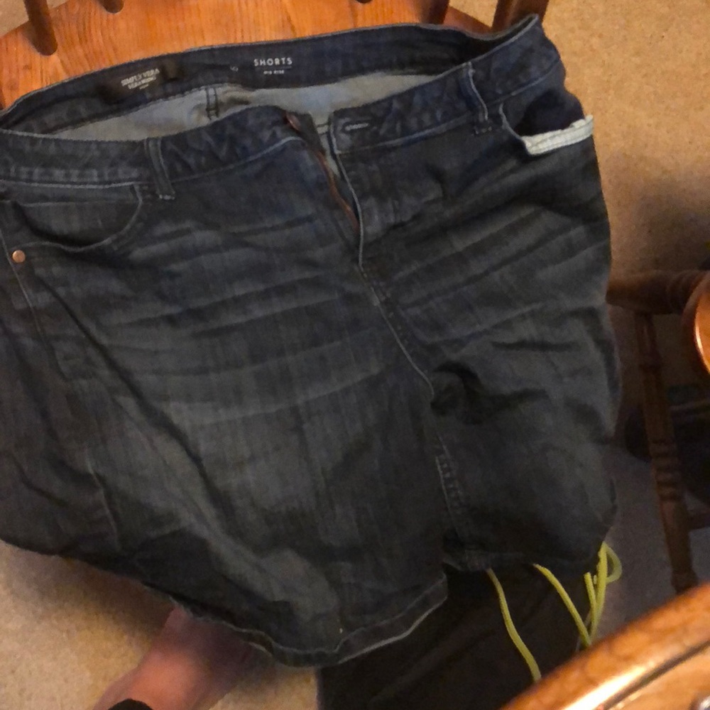 Simply Vera Wane shorts